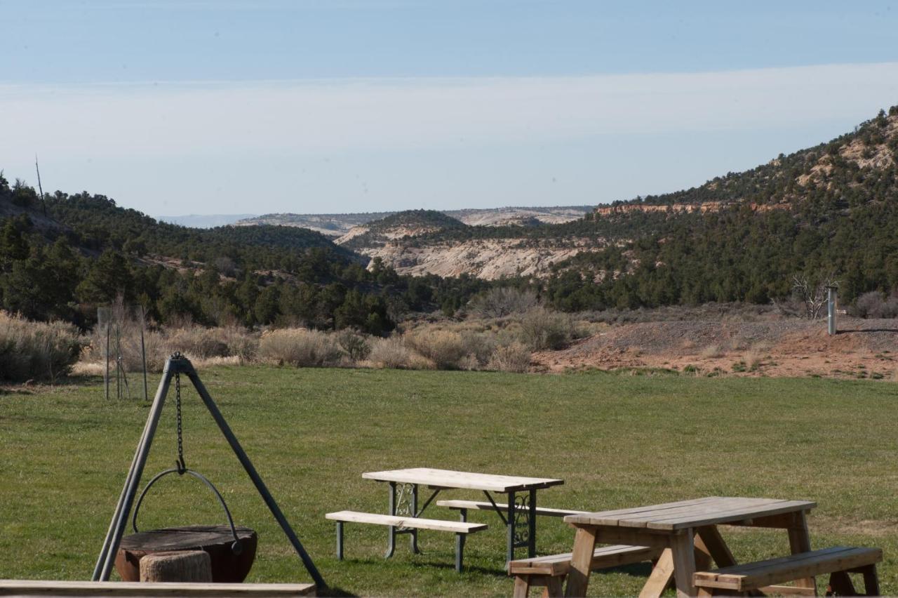Boulder Mountain Guest Ranch Villa Bagian luar foto
